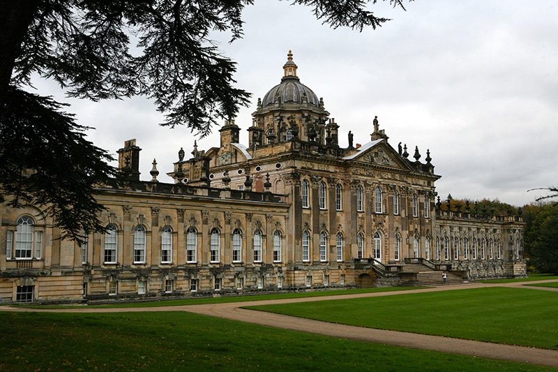 Castillo Howard. Darley